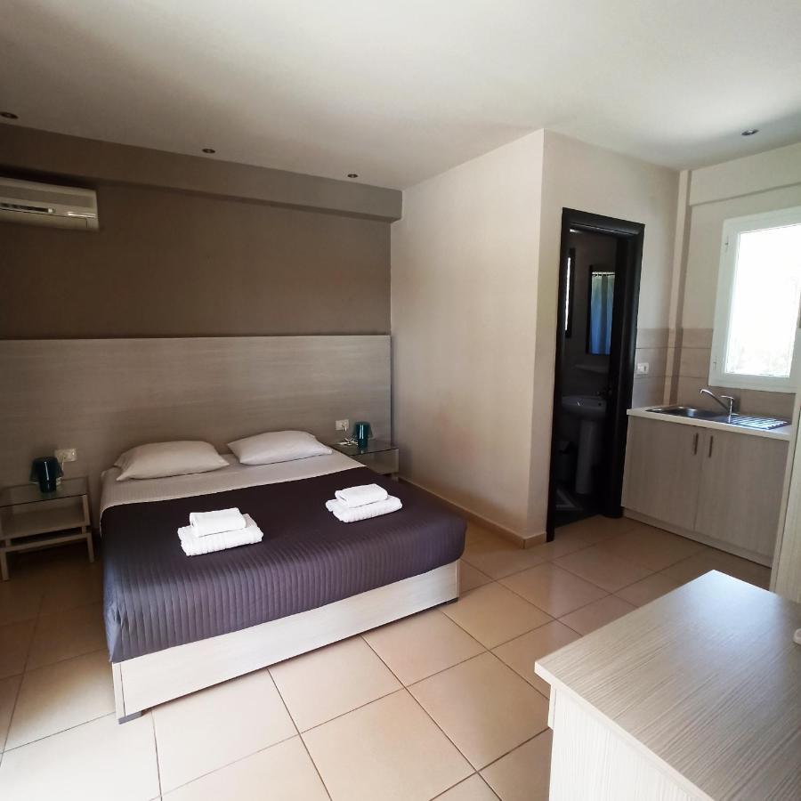 Trianon Studios Tsilivi  Luaran gambar