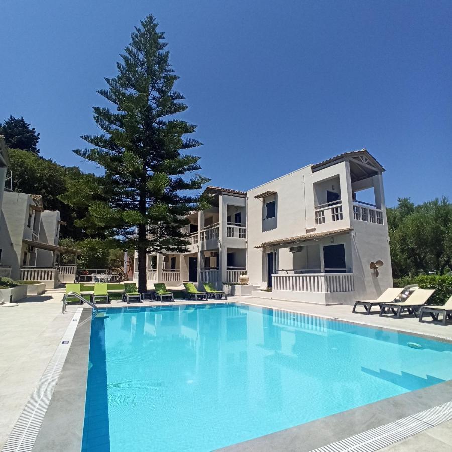 Trianon Studios Tsilivi  Luaran gambar