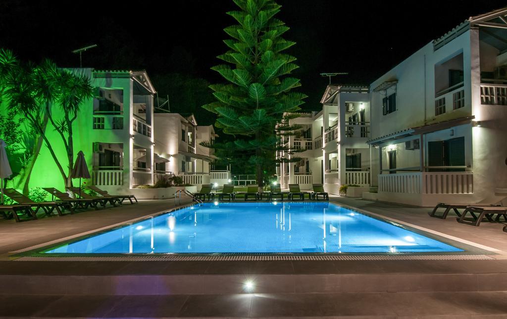 Trianon Studios Tsilivi  Luaran gambar