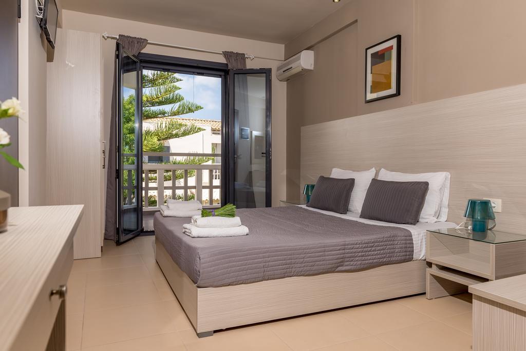 Trianon Studios Tsilivi  Luaran gambar
